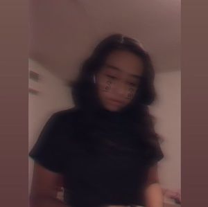 Meet your Posher, Valeria